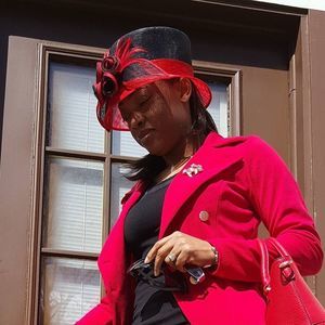 Meet your Posher, Carla